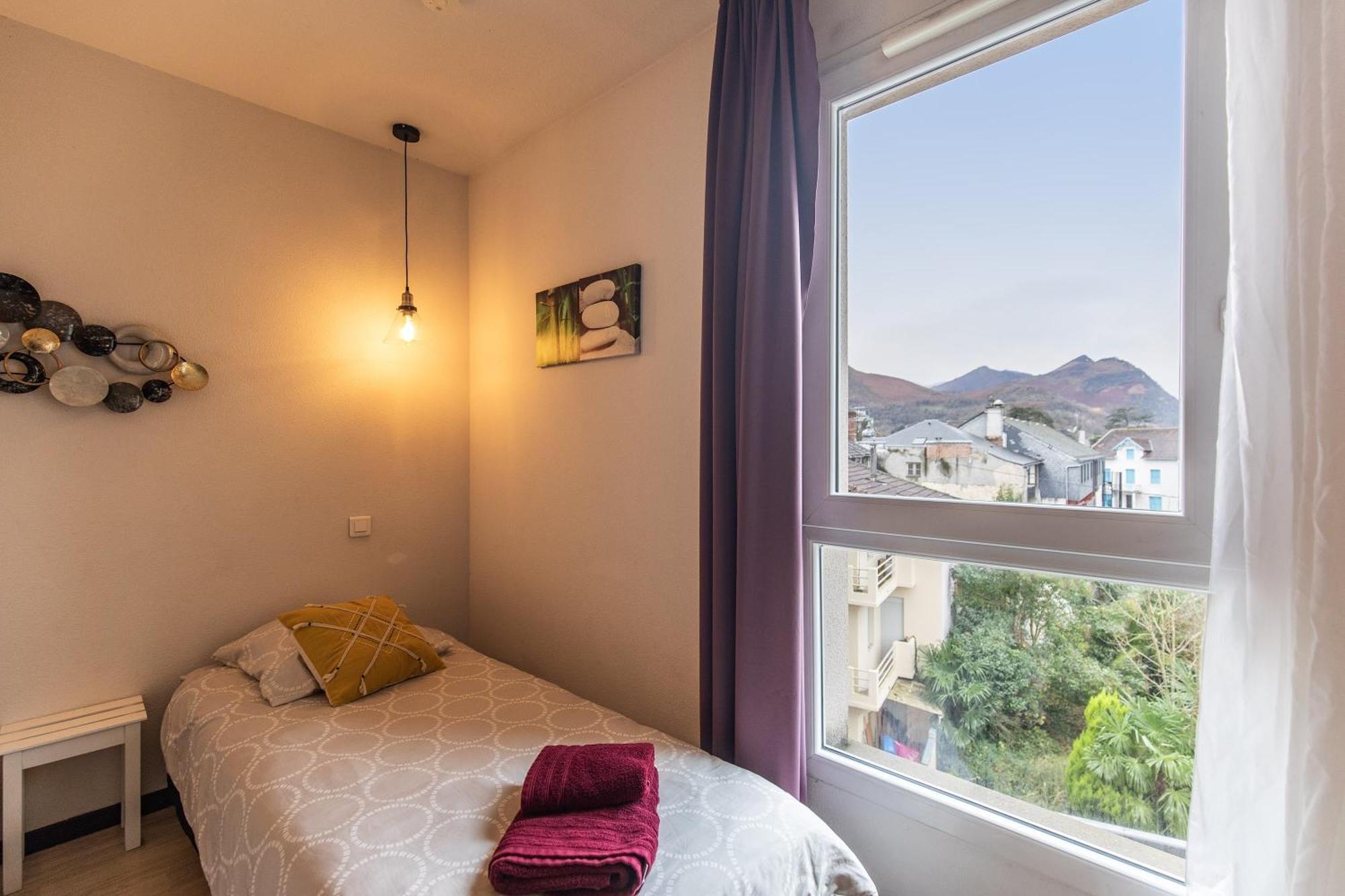 Tithome 1 - Gare, Centre Ville, Vue Montagne Et Chateau Lourdes Luaran gambar